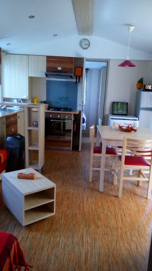 Mobilhome Familial อังแซ็ง ภายนอก รูปภาพ